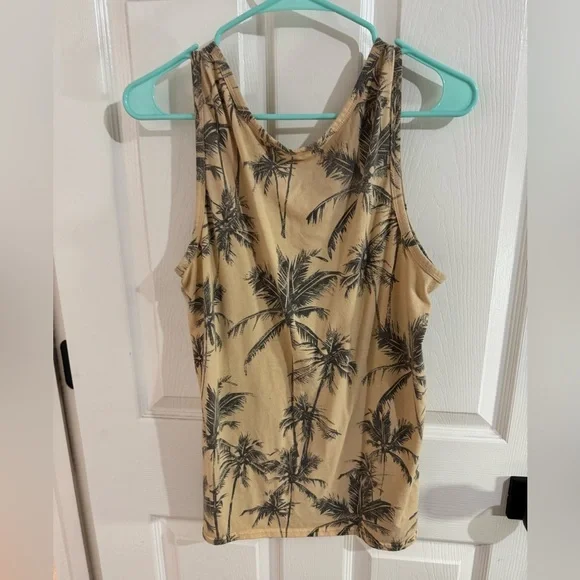 Men’s Tank Top Bundle (5) - Picture 4 of 16